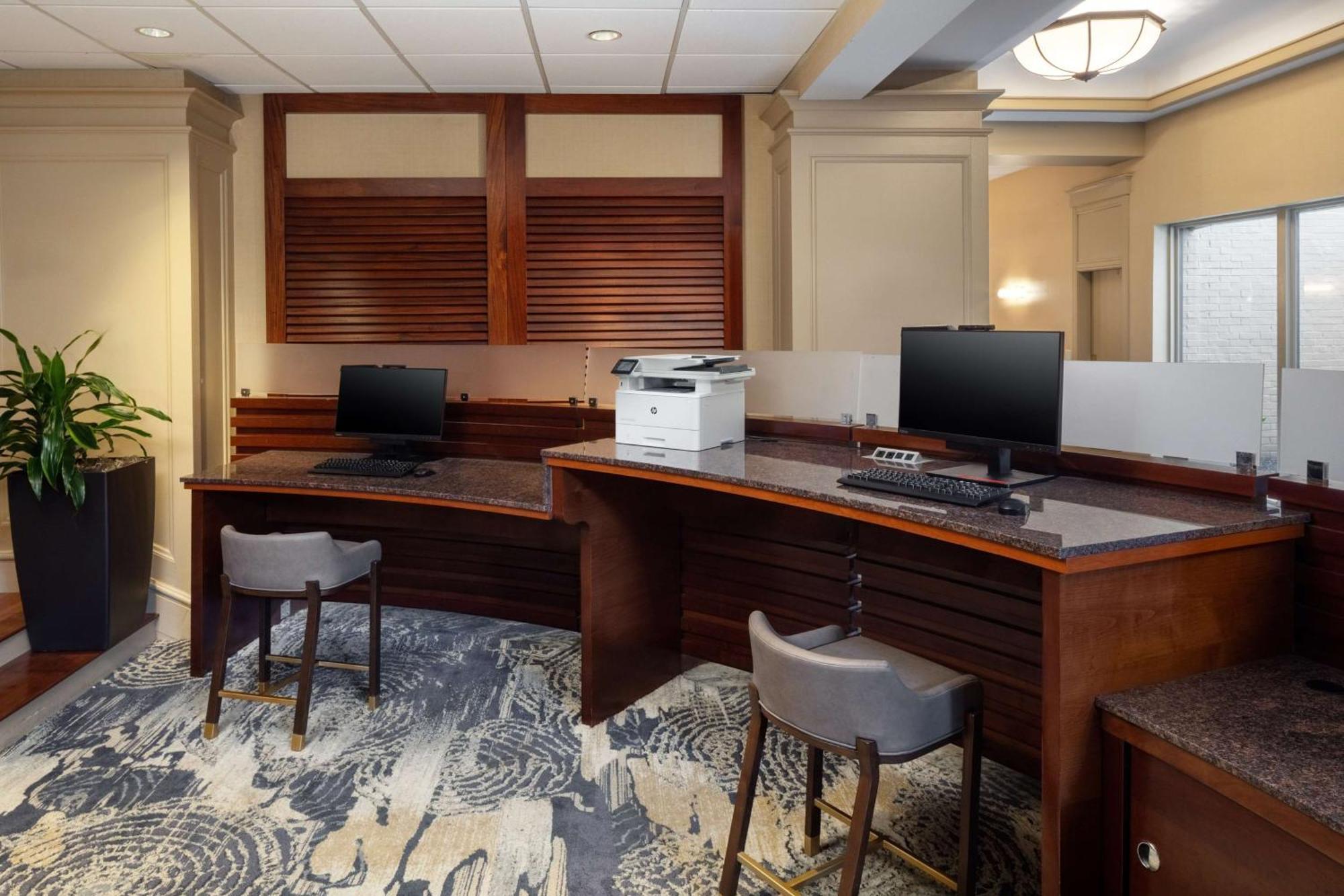 Doubletree Boston North Shore Danvers Exterior foto