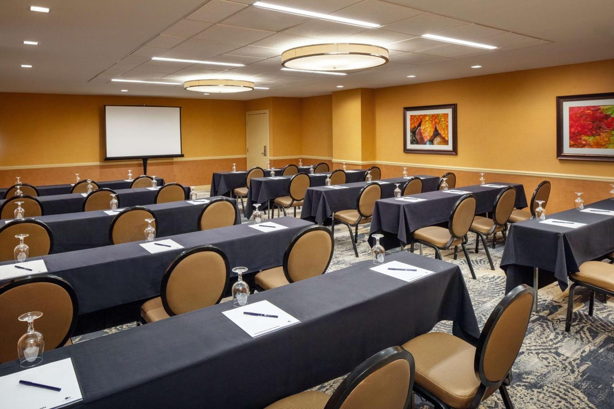 Doubletree Boston North Shore Danvers Exterior foto